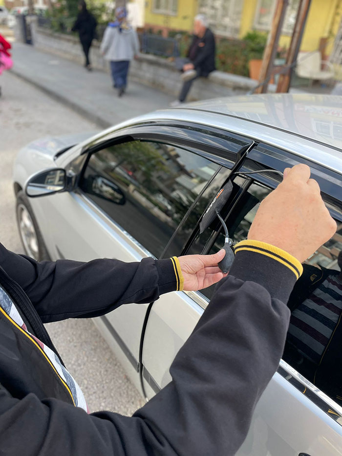 İmranlı Oto Kilitçisi